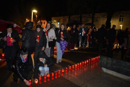 Gospić odaje počast žrtvama Vukovara i Škabrnje