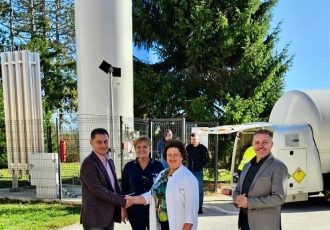 U Općoj bolnici Gospić  pušten u rad spremnik tekućeg kisika zapremine 6. 365 litara.