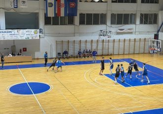 Mladi gospićki košarkaši poraženi u izjednačenoj utakmici