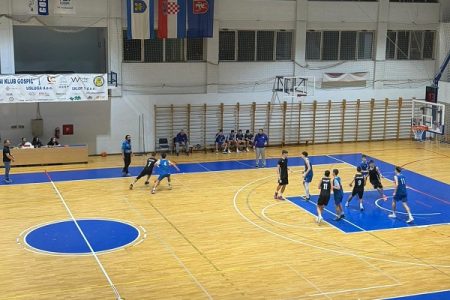 Mladi gospićki košarkaši poraženi u izjednačenoj utakmici