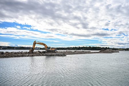 Ministar Butković obišao radove u luci Novalja vrijedne 13,2 milijuna eura