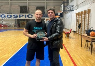 Drunk taktičari osvojili Zimsku košarkašku ligu Gospić 2025.