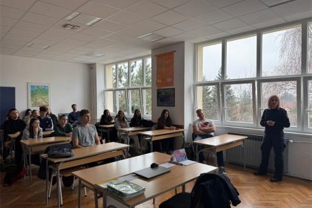 Mladi vozači birajte sigurniju vožnju