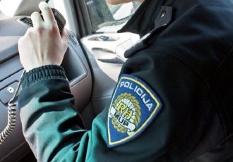Lička policija kaznila vozača koji je vozio autocestom 250 km/h