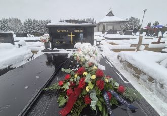 Grad Gospić i stranka LiPO dostojanstveno su obilježili obljetnicu smrti Milana Kolića, dugogodišnjeg gradonačelnika Grada Gospića i župana Ličko-senjske županije.