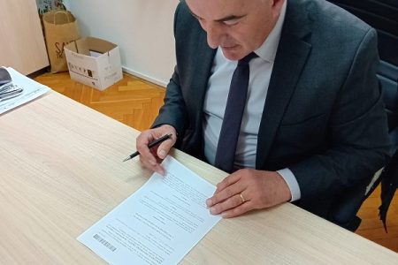 Potpisan sporazum za izgradnju višestambene zgrade u općini Lovinac