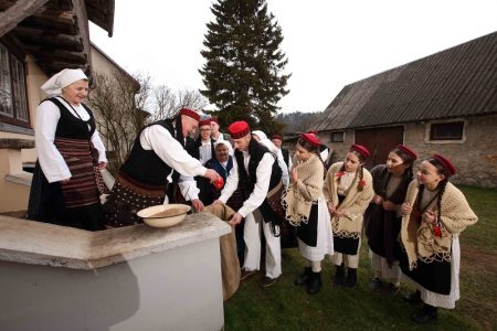 Folklorno društvo Otočac  gostuje u emisiji „Dobro jutro, Hrvatska“ na Hrvatskoj radioteleviziji.