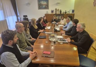 Gradonačelnik Darko Milinović s gospićkim ekolozima razgovarao o “tvornici litija”