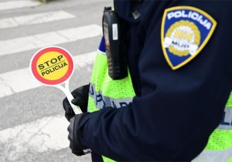 52-godišnjak na području Perušića vozio s 2,57 g/kg alkohola