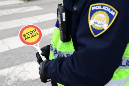 52-godišnjak na području Perušića vozio s 2,57 g/kg alkohola