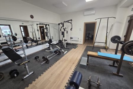 LIJEPO: Općina Lovinac uredila malu teretanu