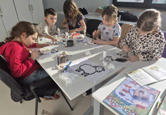 Radionica „Paška ovčica“ u Novalji spojila učenje, baštinu i dječju kreativnost