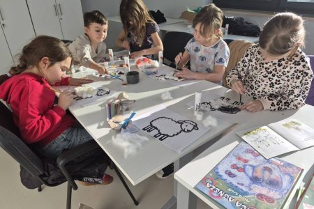 Radionica „Paška ovčica“ u Novalji spojila učenje, baštinu i dječju kreativnost