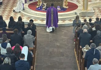 Biskup Marko Medo predvodio molitvu za duhovna zvanja u Ogulinu