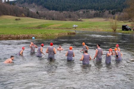 Opatijski kukali prvi dan proljeća obilježili kupanjem u Gacki