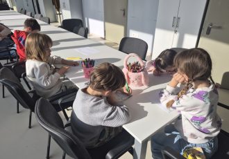 Djeca u Novalji kroz priču i crtanje otkrivala potonuli grad Cissu
