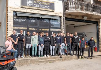 Spoj prakse i obrazovanja: Auto Servis Orešković ugostio učenike Strukovne škole Gospić povodom sedme godišnjice rada
