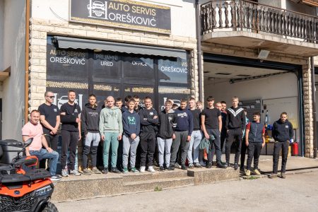 Spoj prakse i obrazovanja: Auto Servis Orešković ugostio učenike Strukovne škole Gospić povodom sedme godišnjice rada