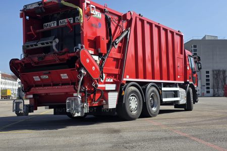 Novo komunalno vozilo za učinkovitiji odvoz otpada na području Općine Perušić