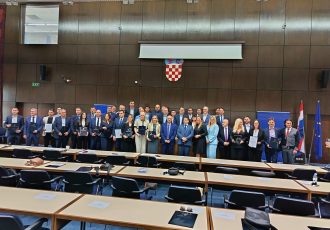 Potpisan sporazum vrijedan 380 tisuća eura za projekte Lučke uprave Novalja