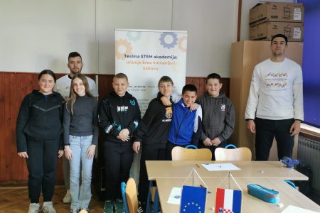 STEM avantura u Gospiću: Djeca istražuju magnetizam