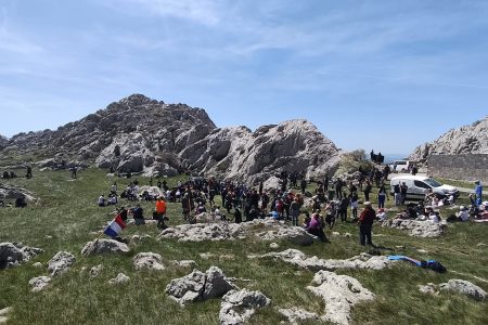 Velebit spojio Hrvatsku: 350 ljudi na hodu za Gavrana