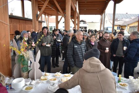 Tradicionalno druženje s građanima na Veliki petak u Gospiću