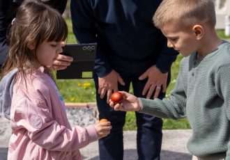 Uskrs u Otočcu završio Uskrsnim doručkom i turnirom u tucanju jaja