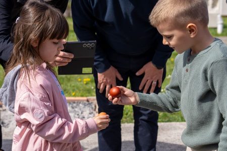 Uskrs u Otočcu završio Uskrsnim doručkom i turnirom u tucanju jaja