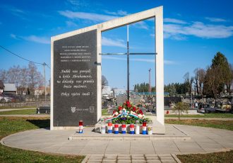 Održana komemoracija u spomen na nevine žrtve iz 1945. godine i nedužne gospićke žrtve