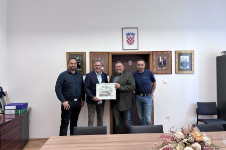 Općinu Brinje posjetio saborski zastupnik i predsjednik HSS-a Darko Vuletić