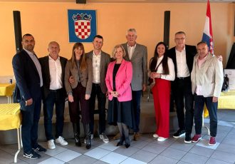 Željko Jerkov u Otočcu predstavio monografiju o bogatoj košarkaškoj karijeri