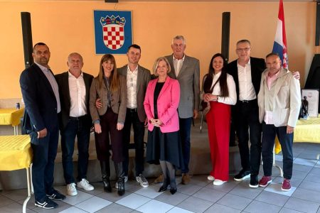 Željko Jerkov u Otočcu predstavio monografiju o bogatoj košarkaškoj karijeri