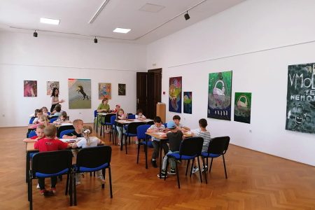 Djeca iz Dječjeg vrtića Ciciban posjetila izložbu u Muzeju Gacke