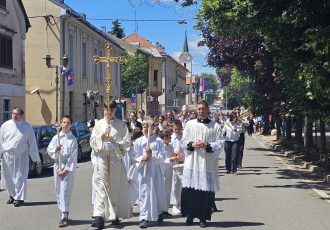 Svečano proslavljeno Tijelovo u Gospiću