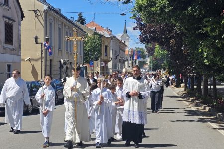 Svečano proslavljeno Tijelovo u Gospiću