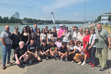 Gospićki folkloraši predstavili ličku baštinu na Festivalu hrvatske kulture u Slovačkoj