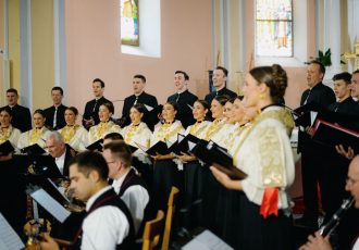 LADO koncertom “Agnec Božji“ oduševio publiku u Otočcu