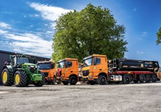 I.T.R. d.o.o. iz Gospića nastavlja snažan investicijski ciklus: novi Mercedes-Benz tegljači i John Deere Signature Edition dodatno jačaju poslovne kapacitete.