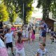 Cirkus KoraZon otvorio Dječje ljeto u Otočcu uz žonglere, balone od sapunice i radionicu za najmlađe