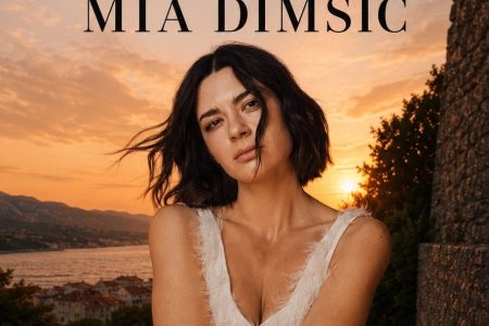 Modna večer pod zvijezdama: Mia Dimšić donosi glazbeni spektakl na Forticu u Karlobagu