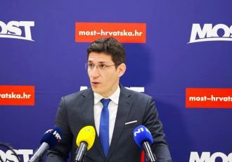 Most traži izvanrednu sjednicu Sabora, sutra stižu u Gospić