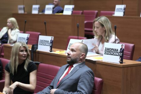 Žestok dan u Saboru zbog Like: Oporba traži odgovornost, vladajući ih optužuju za skupljanje bodova