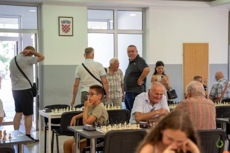 U Gospiću započeo 12. memorijalni šahovski turnir „Prof. Grga Rupčić“