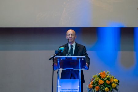 Ernest Petry odgovorio Troskotu: „Ne skupljaj političke poene na otpadu“