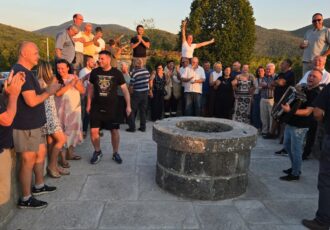 Smokrićani iz cijeloga svijeta okupili se u svom selu  za Veliku Gospu