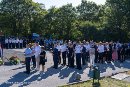 FOTO/Odana počast četvorici hrvatskih redarstvenika poginulih u Žutoj Lokvi