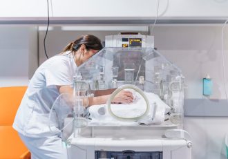 Velika promjena za bebe u Hrvatskoj: Zaštitu će neke dobiti već prije izlaska iz rodilišta