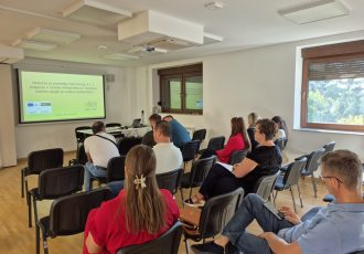 LAG LIKA održao radionicu za potencijalne korisnike intervencije 3.1.1. Ulaganja u ruralnu infrastrukturu i temeljne lokalne usluge za ruralno stanovništvo