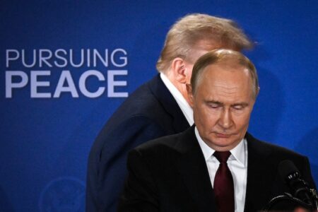 Trump razgovarao s Putinom: Kraj rata otvorio bi put obnovi odnosa SAD-a i Rusije